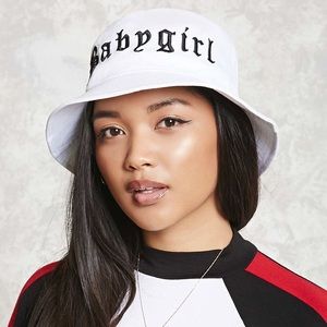 NWT Forever 21 bucket hat